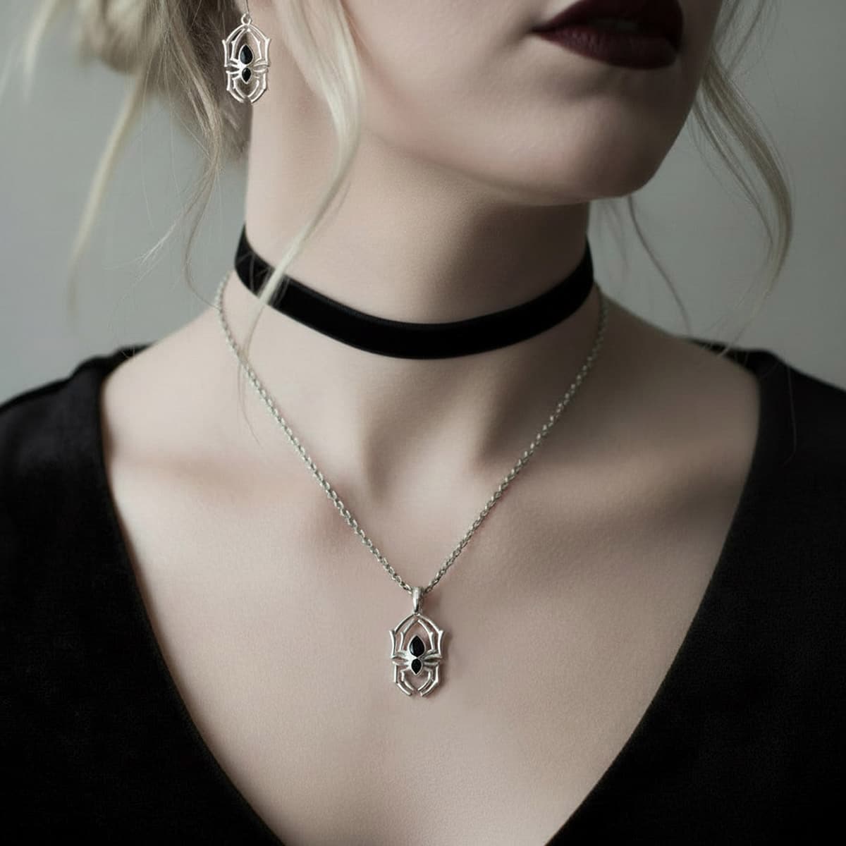black widow gothic necklace, spider jewellery 
