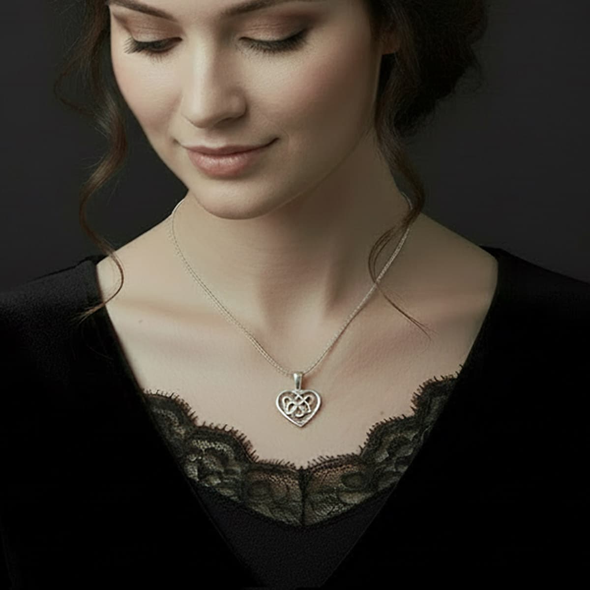 Celtic heart silver necklace lady 