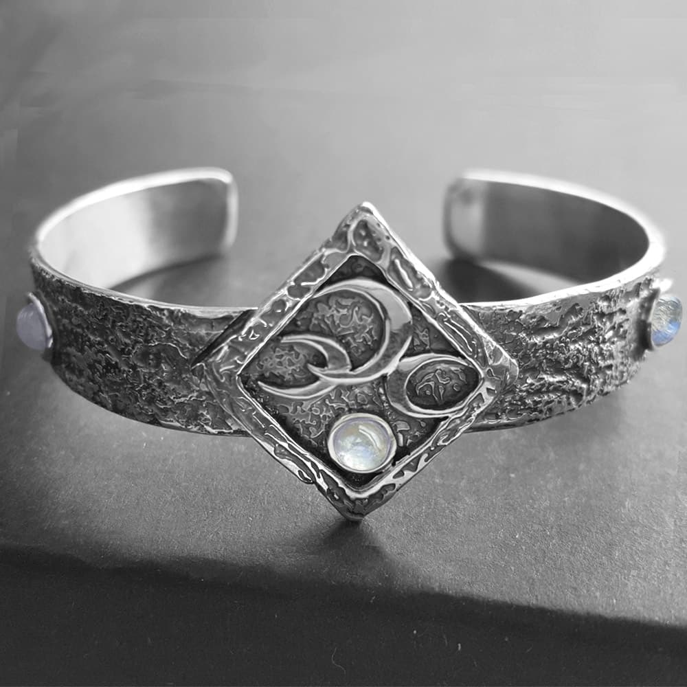 gothic moon bracelet, gothic moon jewellery alternative 