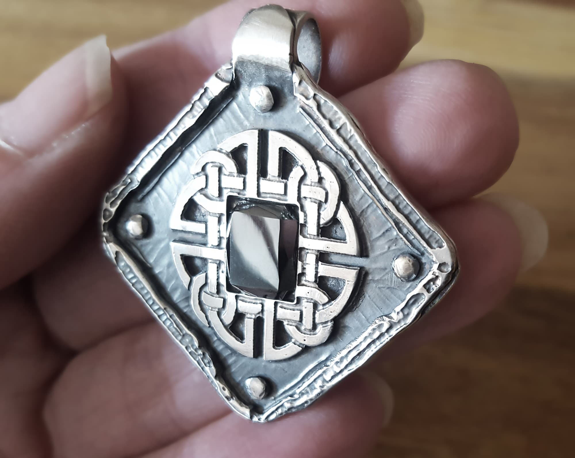 Stainless Steel Irish Knot Celtic Cross Pendant Necklace For Mens,24 I –  Innovato Design