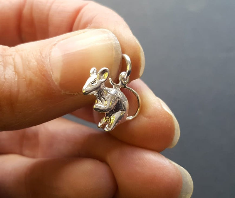silver mouse charm, mouse pendant, mouse animal jewellery UK