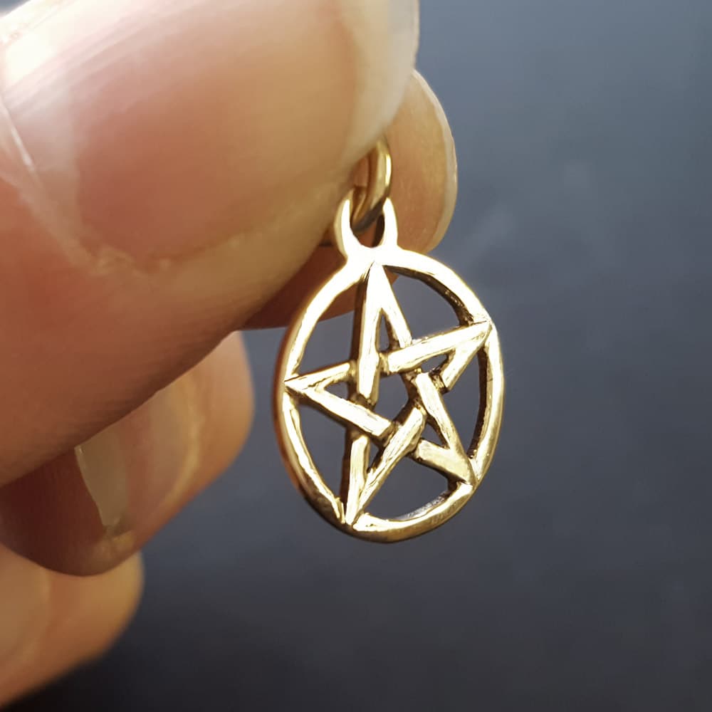 small gold pentacle pendant, gold pentagram witch jewellery